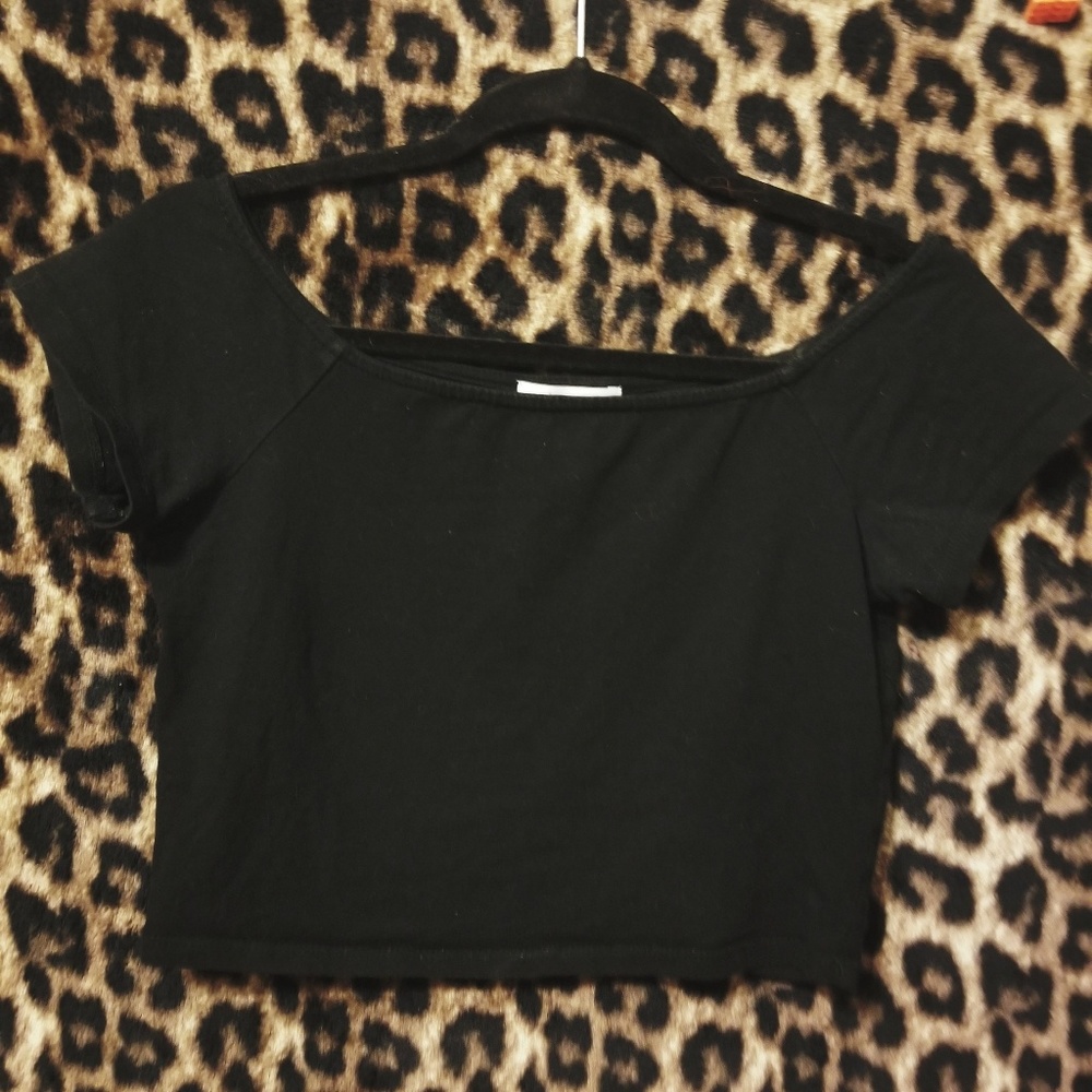 Black crop top
